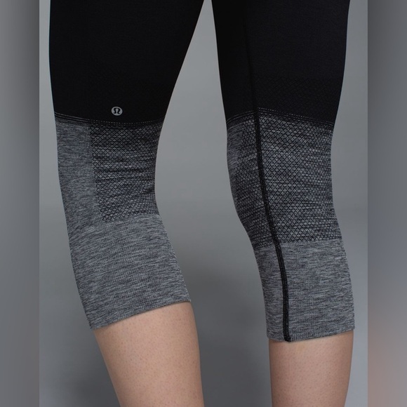 Lululemon Seamlessly Street Crop Sport Leggings - Picture 3 of 9